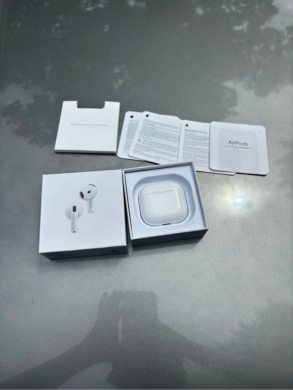 Apple Wireless Earbuds in White Box - White